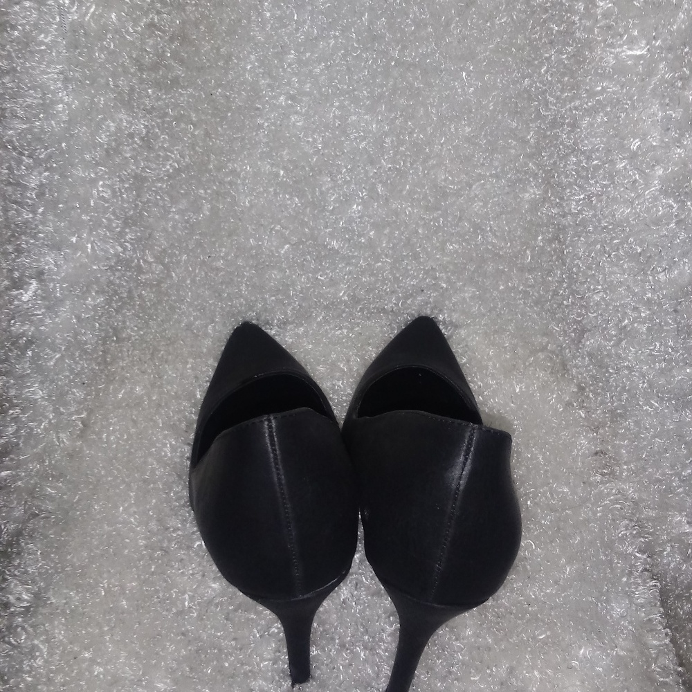 Heels - Picture 2 of 3
